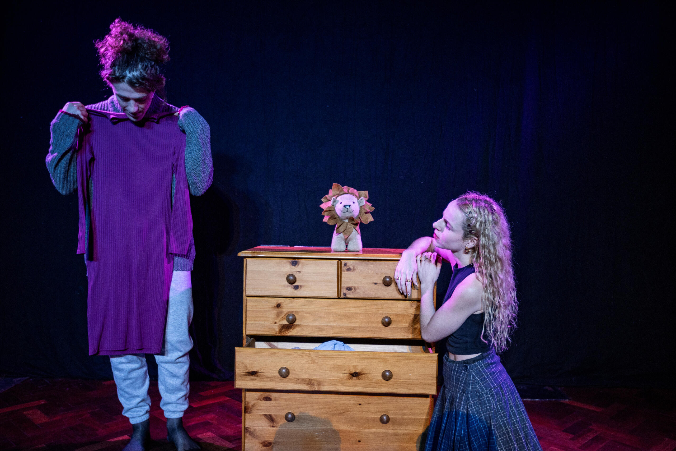 Willow Macdonald and Robyn Faye in Spit It Out - Photo curtesy of the Colchester Fringe Festival